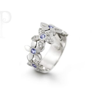 18k White Gold Daisy 'Elle' Ring set with Tanzanite